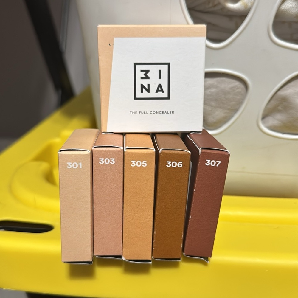Mina The Full Concealer - Picture 6 of 10
